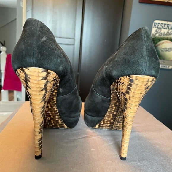 Micheal Kors Suede Platform Heels - Picture 2 of 4